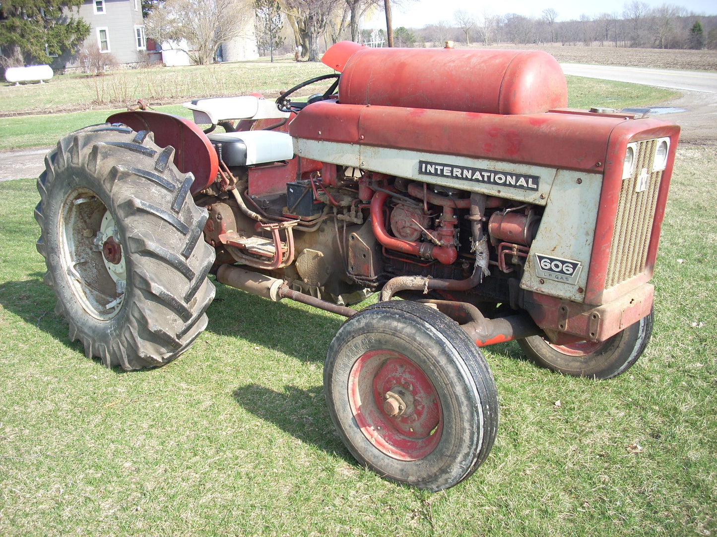 Case IH 606 Gas Tractor Parts Catalog Manual