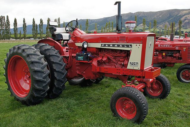 Case IH 706 International Tractor Parts Catalog Manual